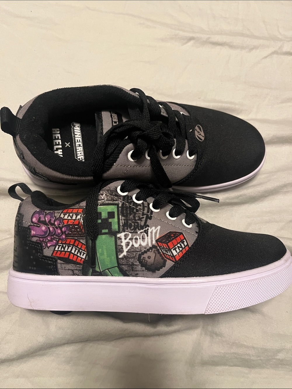 Heelys Kids Black & Gray Minecraft Creeper Graphic Roller Sneakers